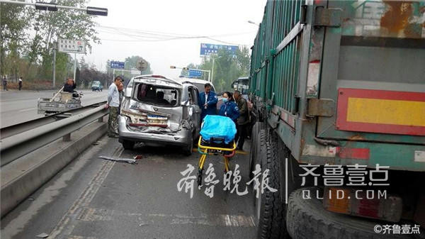 三車追尾事故最新報道，事故現場及救援情況揭秘